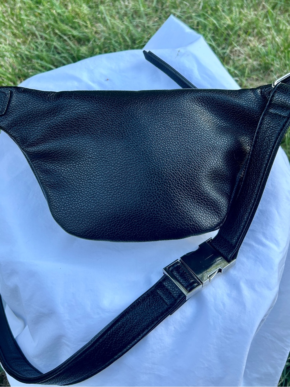 Vivienne Westwood Hilda Small Bum Bag in black grained leather. Like New! - Picture 2 of 8